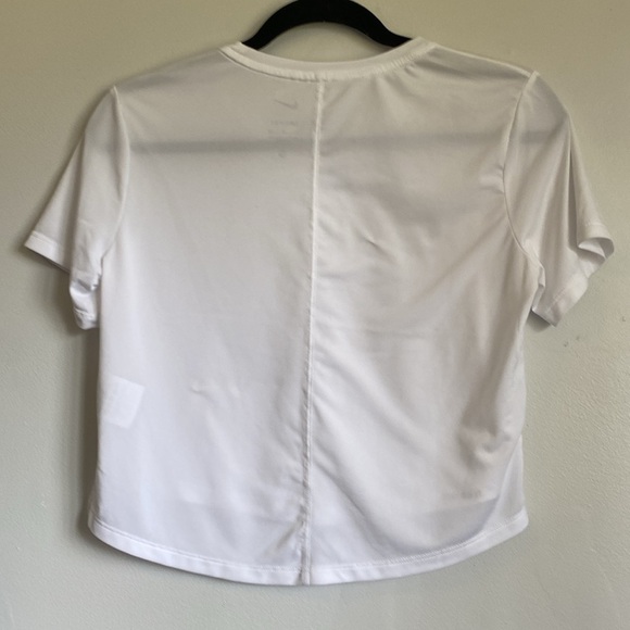 Nike Casual Women’s White Cropped Top Size S, Sporty Gym Wear, Athletic - Picture 3 of 6